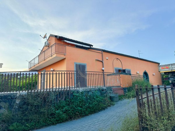 casa indipendente in vendita a Santa Venerina in zona Linera