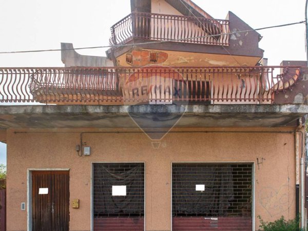 casa indipendente in vendita a Santa Venerina