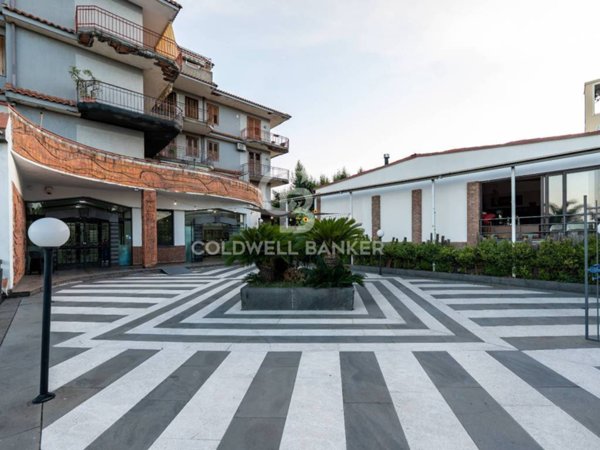 negozio in vendita a Santa Venerina