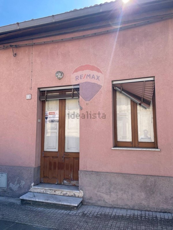 casa indipendente in vendita a Santa Venerina