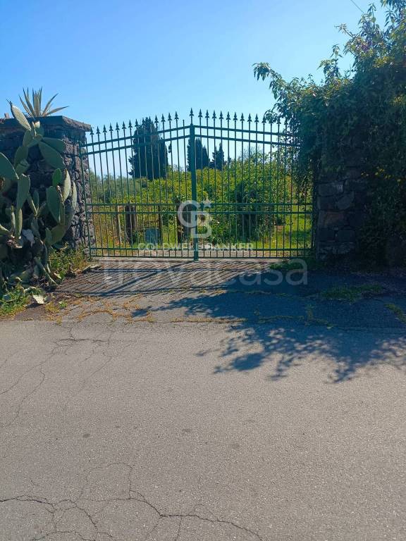 casa indipendente in vendita a Santa Venerina