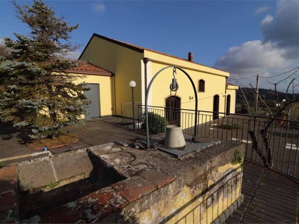 casa indipendente in vendita a Santa Venerina