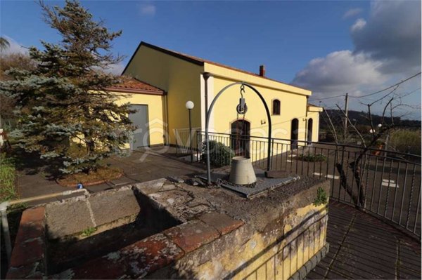 casa indipendente in vendita a Santa Venerina