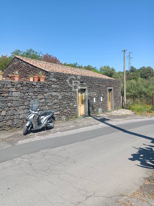 casa indipendente in vendita a Santa Venerina