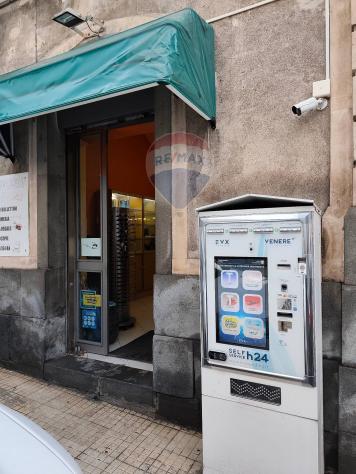 negozio in vendita a Santa Venerina