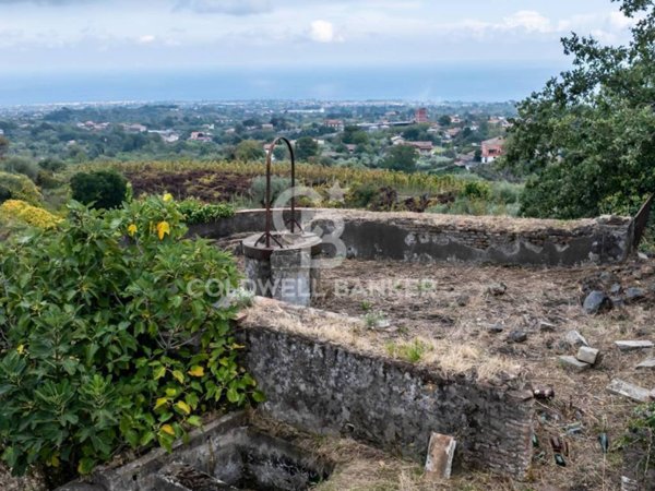 casa indipendente in vendita a Santa Venerina