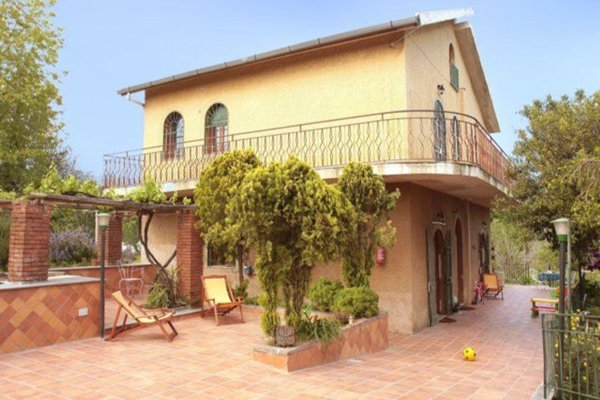 casa indipendente in vendita a Santa Venerina