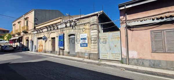 casa indipendente in vendita a Santa Venerina