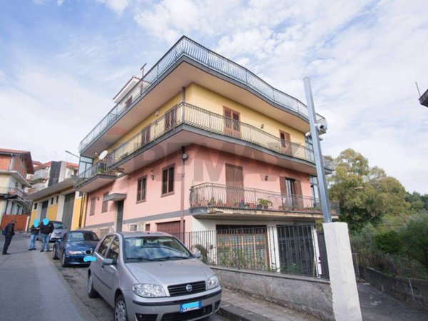 appartamento in vendita a Santa Venerina in zona Bongiardo