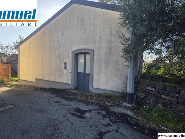 casa indipendente in vendita a Santa Venerina