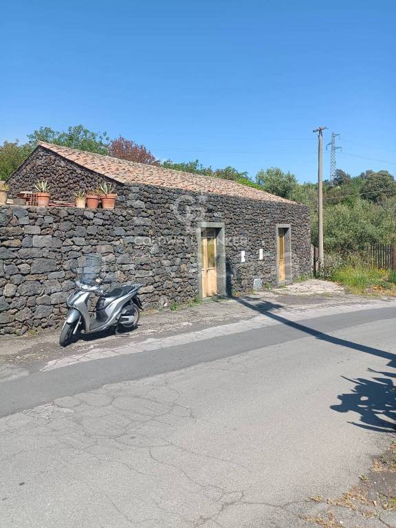 casa indipendente in vendita a Santa Venerina