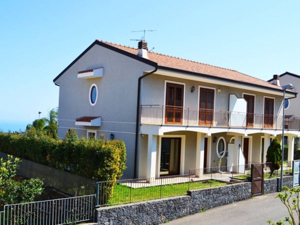 casa indipendente in vendita a Santa Venerina in zona Linera