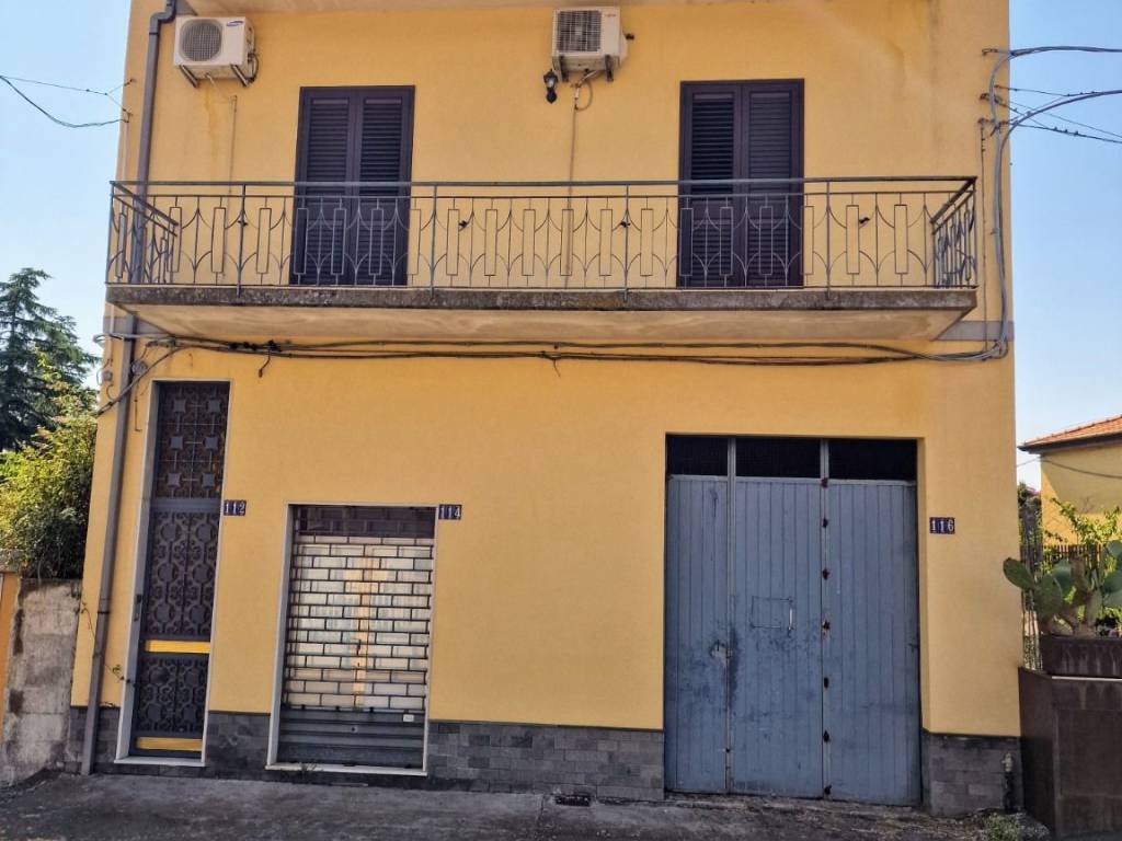 casa indipendente in vendita a Santa Venerina