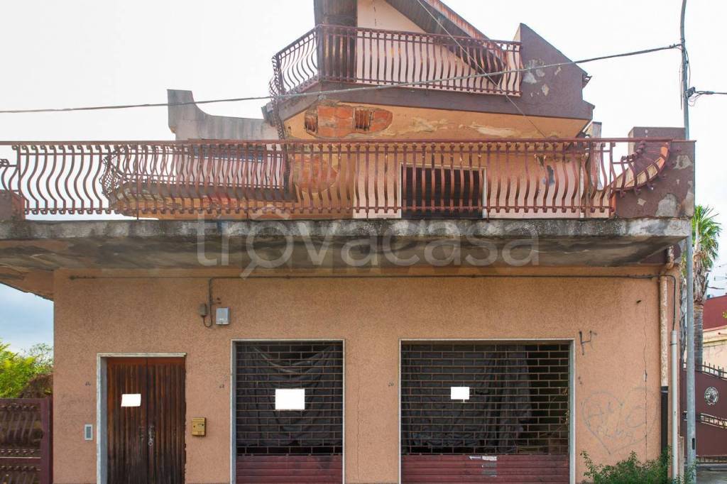 casa indipendente in vendita a Santa Venerina