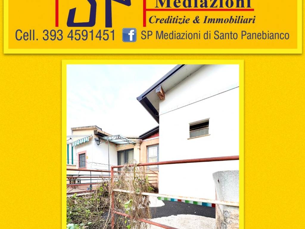 casa indipendente in vendita a Santa Venerina