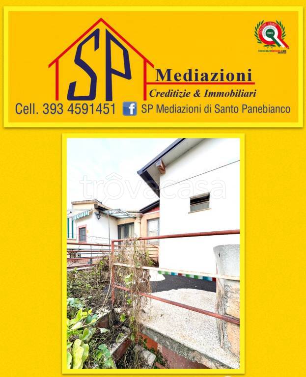 casa indipendente in vendita a Santa Venerina