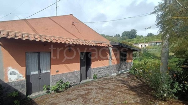 casa indipendente in vendita a Santa Venerina