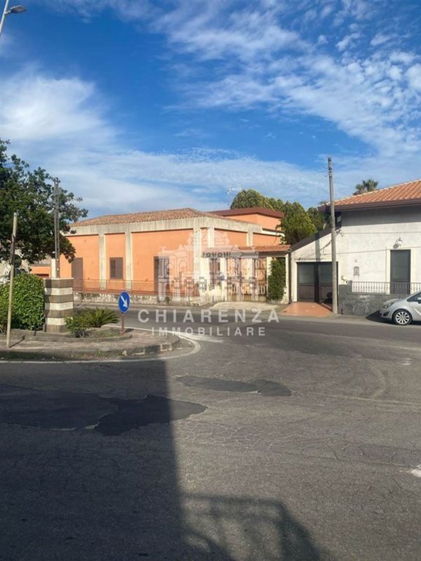 casa indipendente in vendita a Santa Venerina