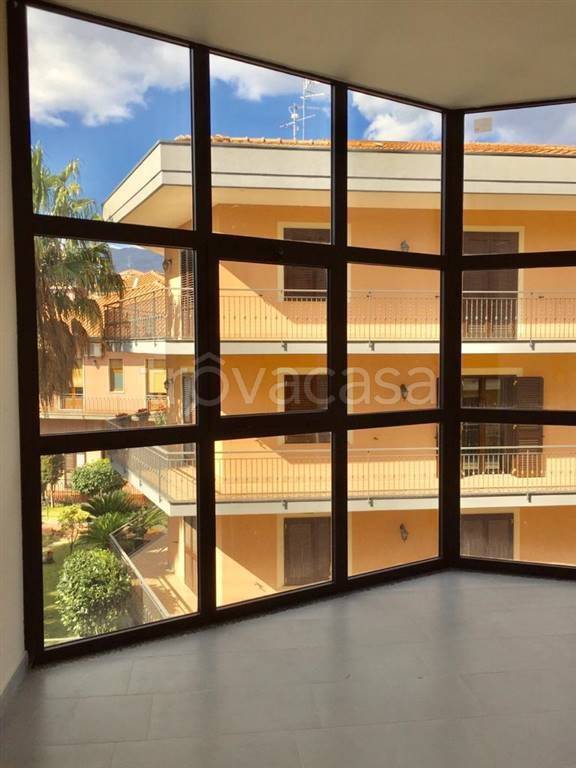 appartamento in vendita a Santa Venerina in zona Linera