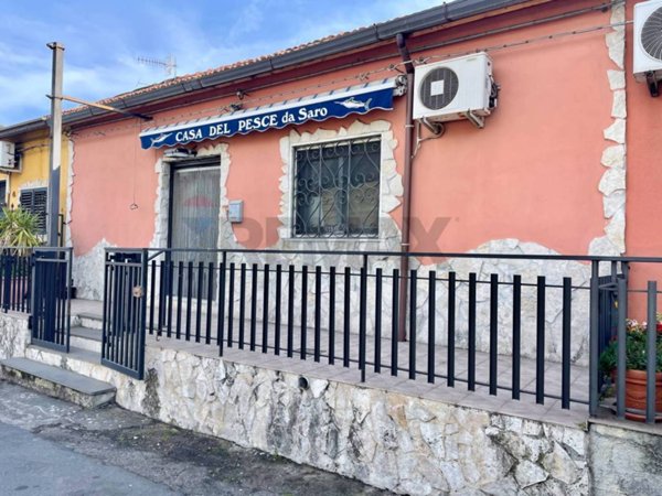 negozio in vendita a Santa Venerina