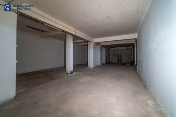 locale commerciale in vendita a Santa Venerina