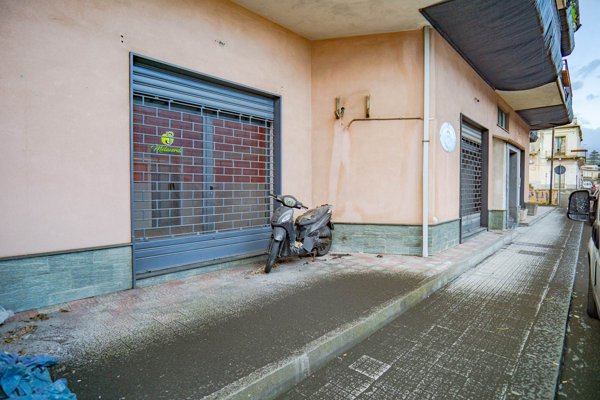 negozio in vendita a Santa Venerina in zona Linera