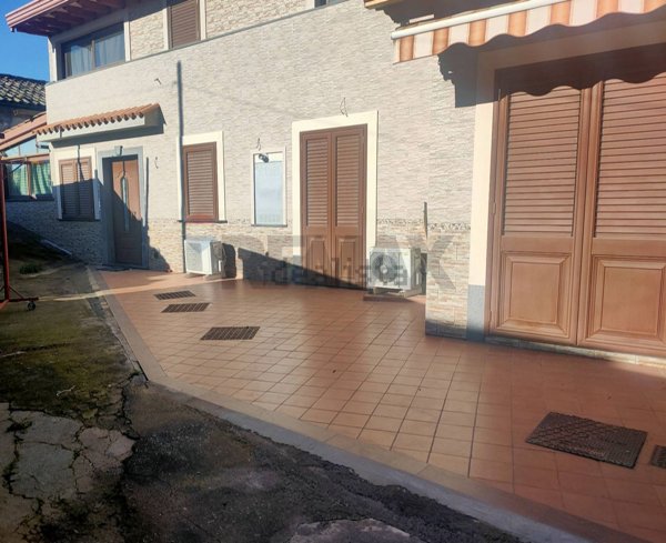 casa indipendente in vendita a Santa Venerina