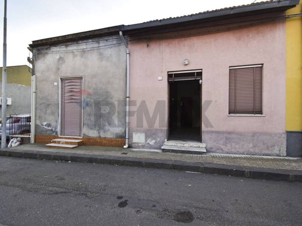 casa indipendente in vendita a Santa Venerina