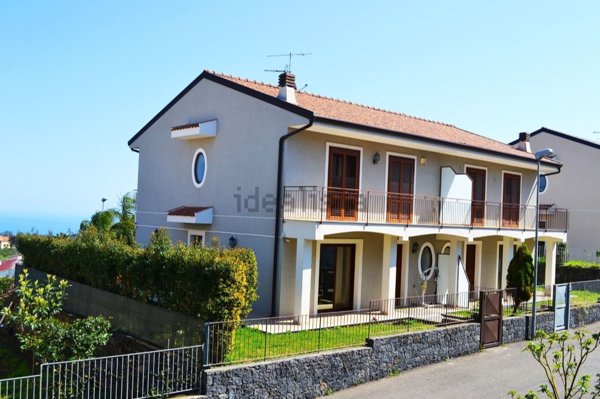 casa indipendente in vendita a Santa Venerina in zona Linera