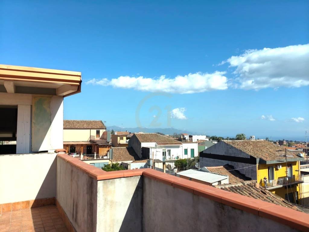 casa indipendente in vendita a Santa Venerina