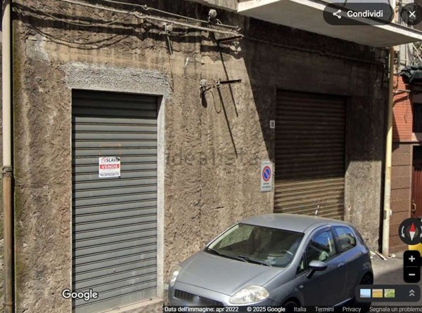 locale commerciale in vendita a Santa Venerina