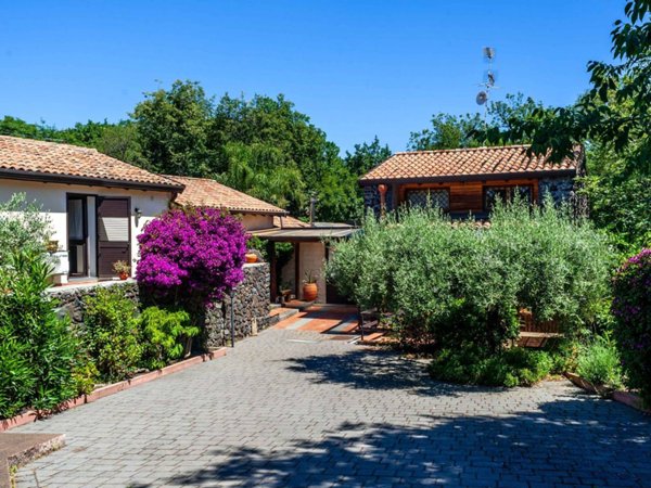 casa indipendente in vendita a Santa Venerina in zona Dagala del Re