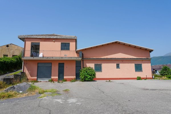 capannone in vendita a Santa Venerina in zona Linera