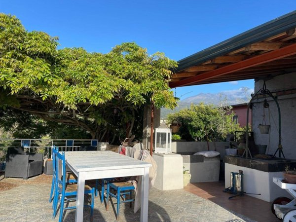 casa indipendente in vendita a Santa Venerina in zona Linera