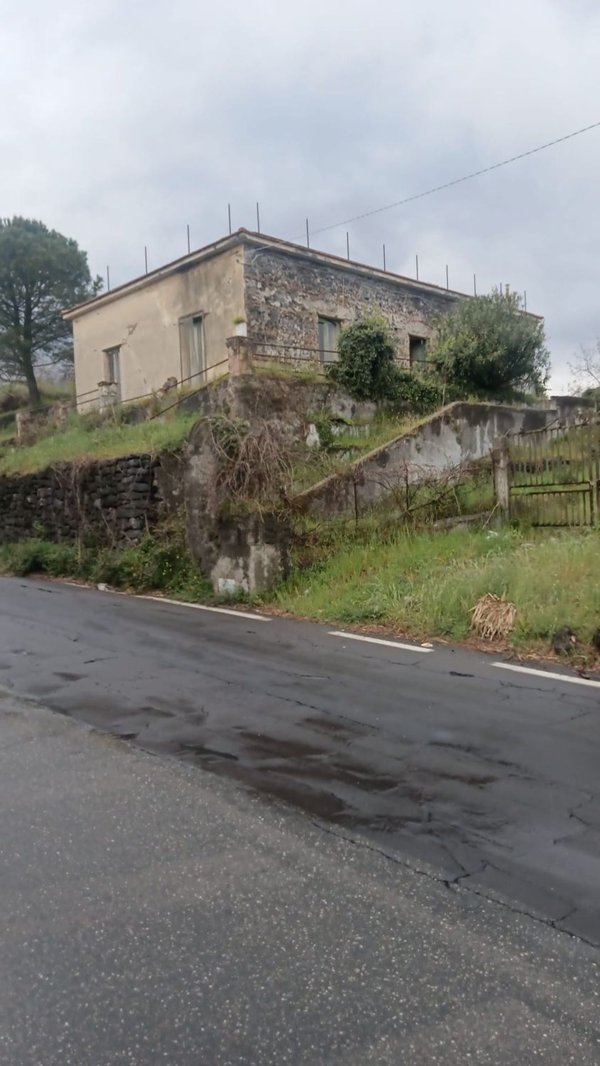casa indipendente in vendita a Santa Venerina in zona Bongiardo