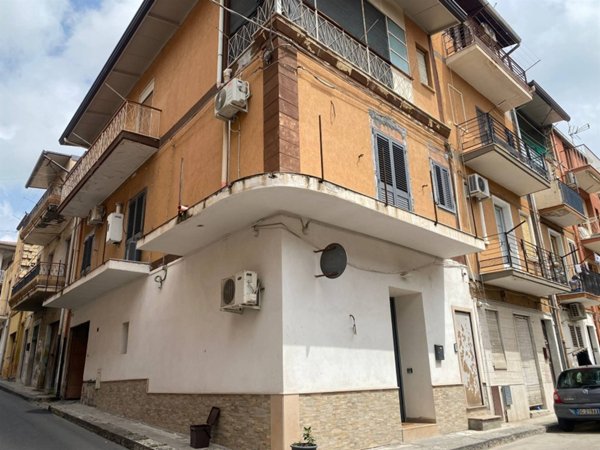 casa indipendente in vendita a Scordia