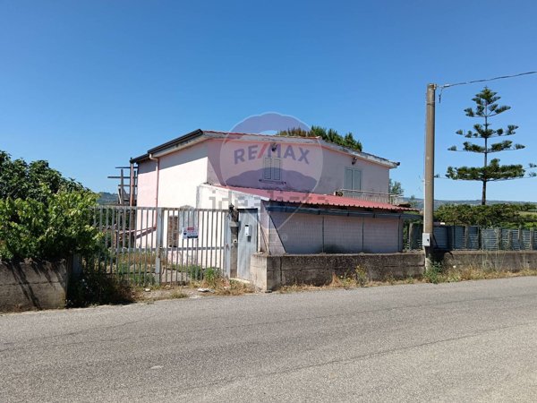 casa indipendente in vendita a Scordia