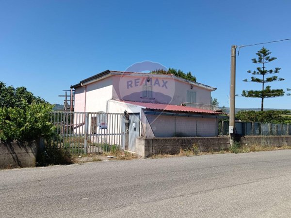 casa indipendente in vendita a Scordia
