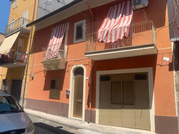 intera palazzina in vendita a Scordia