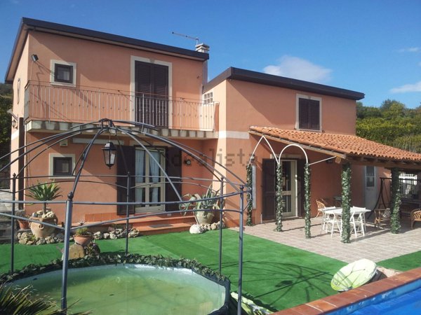 casa indipendente in vendita a Scordia