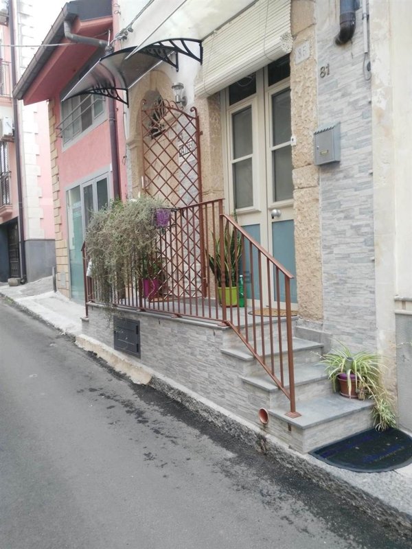 casa indipendente in vendita a Scordia