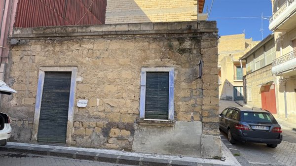 casa indipendente in vendita a Scordia