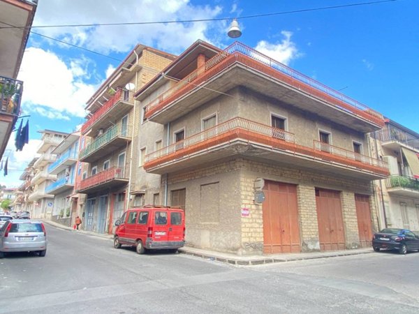 casa indipendente in vendita a Scordia