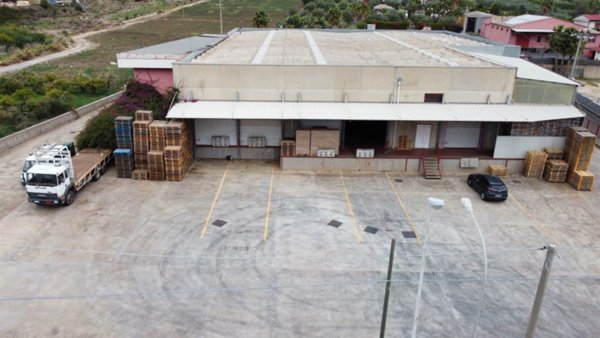 locale commerciale in vendita a Scordia