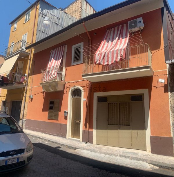 casa indipendente in vendita a Scordia