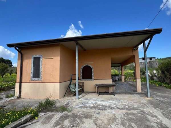 casa indipendente in vendita a Scordia