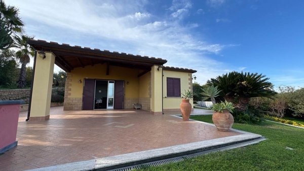 casa indipendente in vendita a Scordia