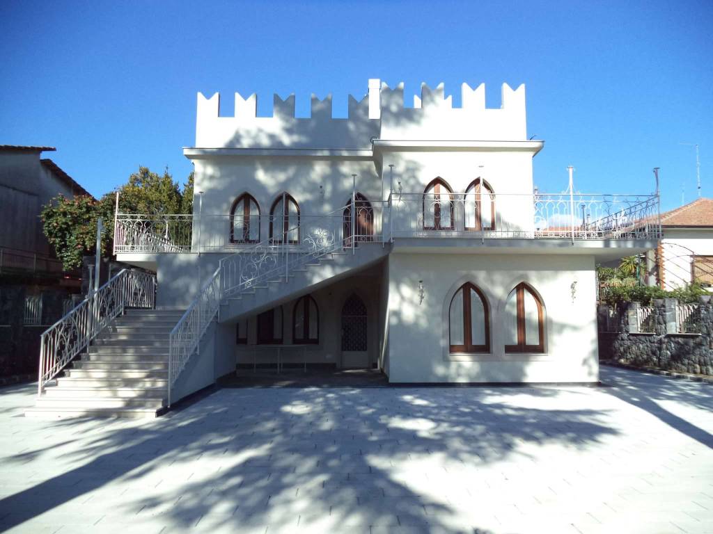 casa indipendente in vendita a Trecastagni