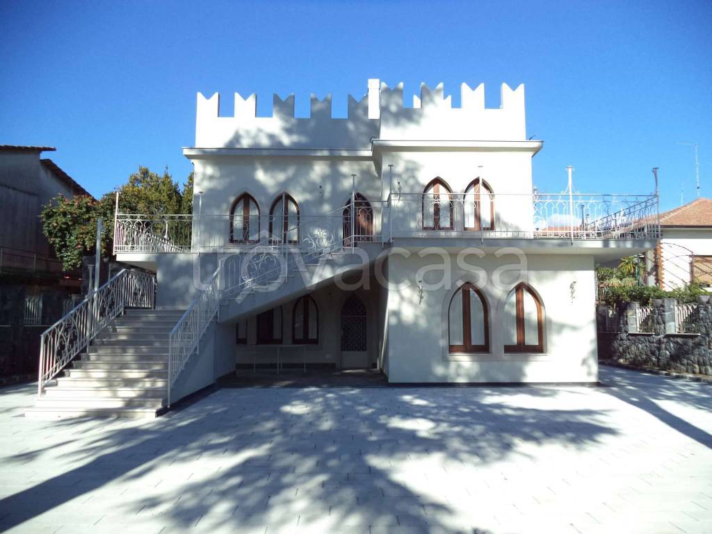 casa indipendente in vendita a Trecastagni