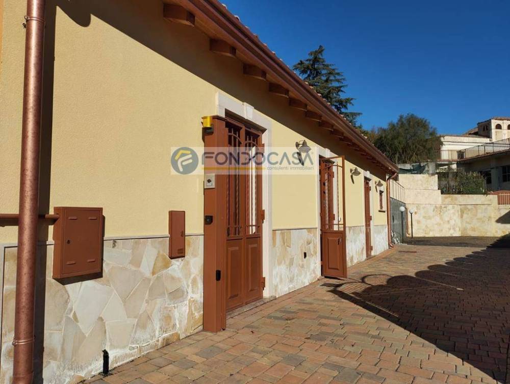casa indipendente in vendita a Trecastagni